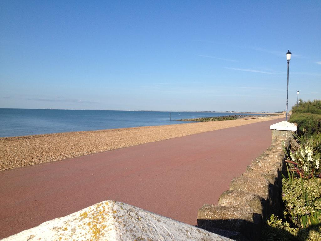 The Beach Bed & Breakfast Hythe  Eksteriør bilde